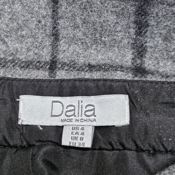 Dalia Plaid Wool Skirt Grey & Black 50% Wool 40% Polyester 10% Viscose Size 4 - Picture 3 of 4